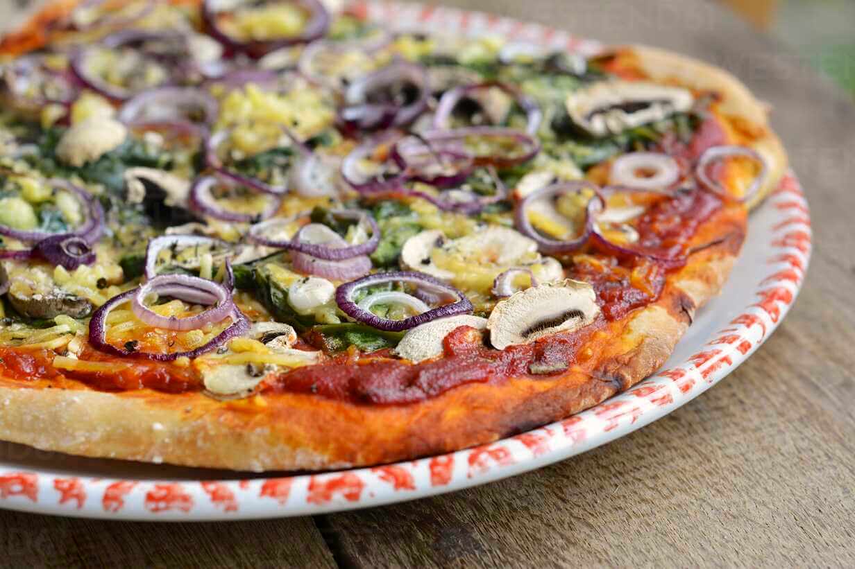 vegan ıspanaklı pizza