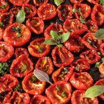 fırında baharatlı domates