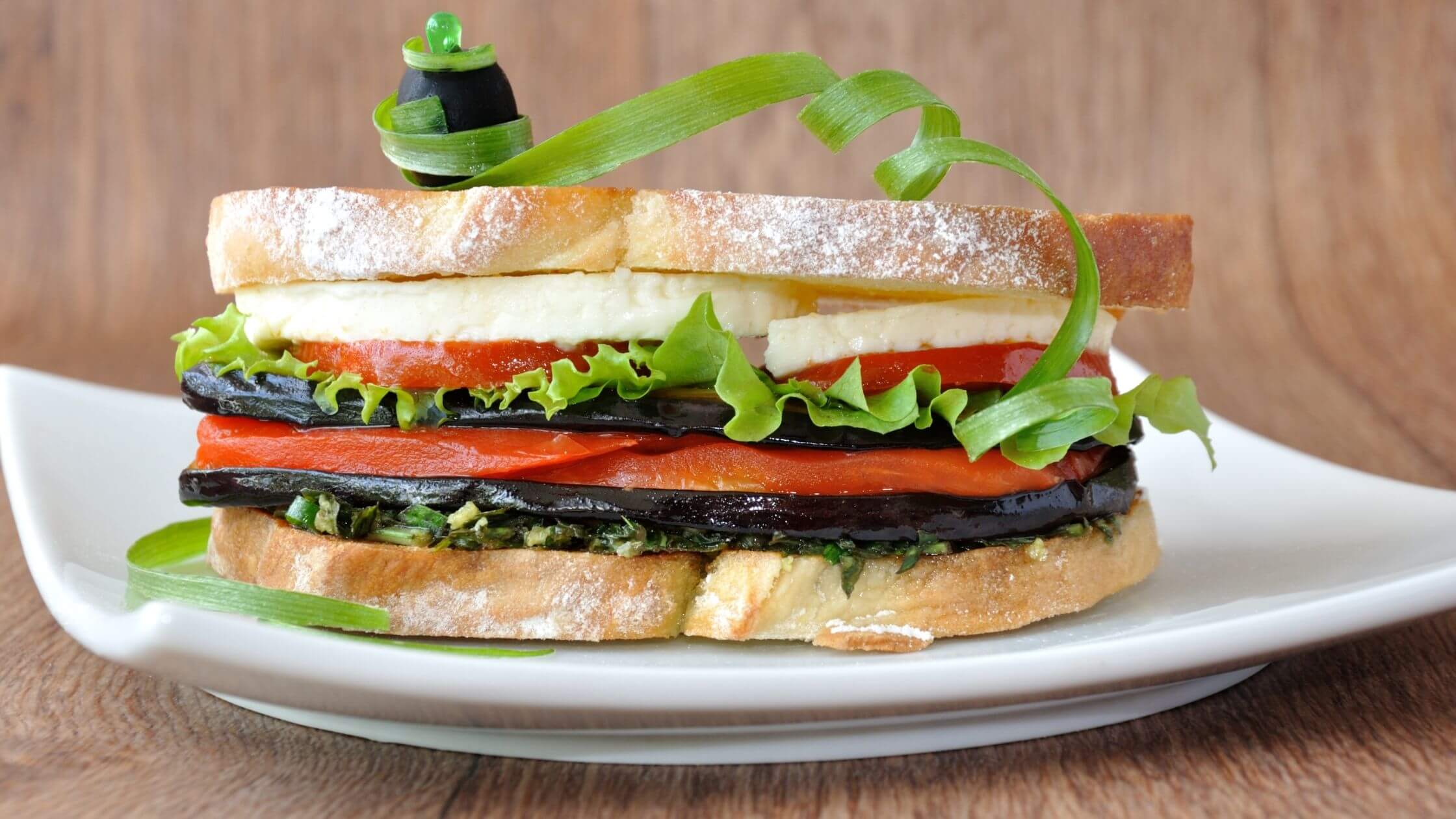 tahinli patlıcanlı sandviç