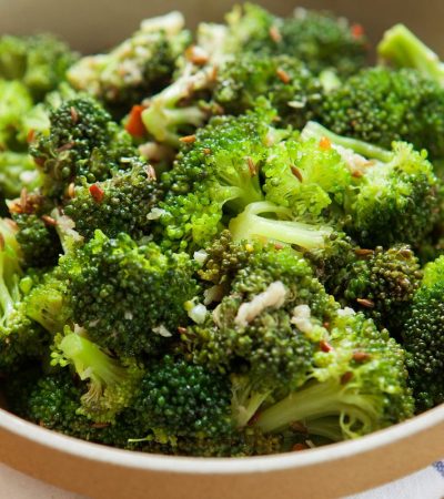 bezelyeli brokoli salatası