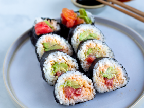 domatesli vegan sushi