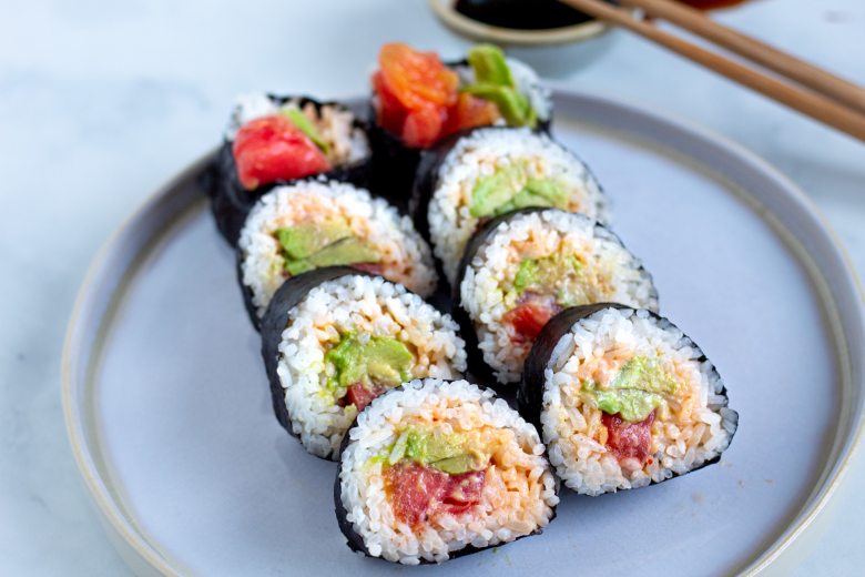 domatesli vegan sushi