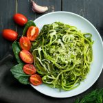 avokado soslu kabak spagetti